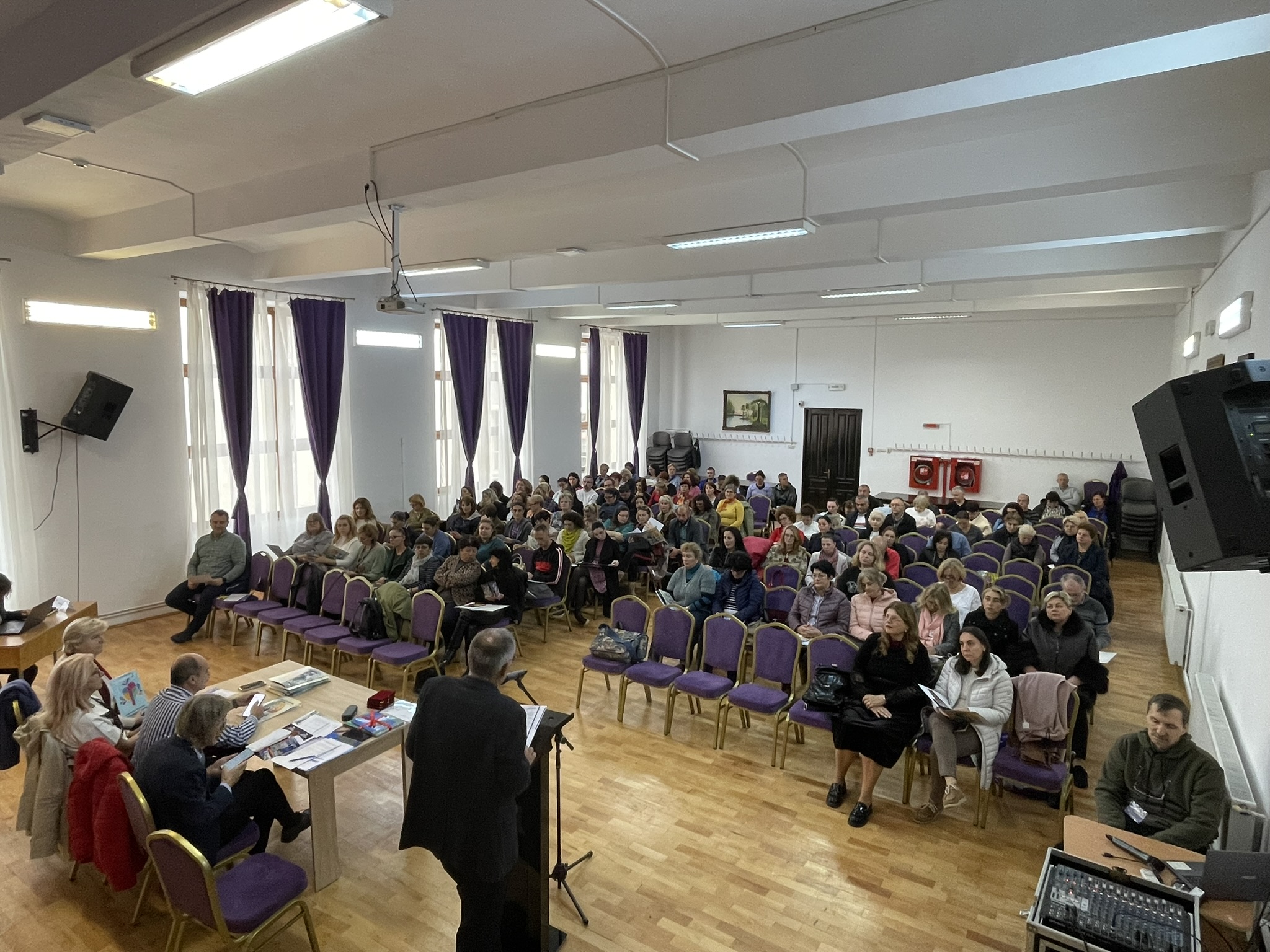 Extensia = image/jpeg, Dimensiunea = 949352 octeți