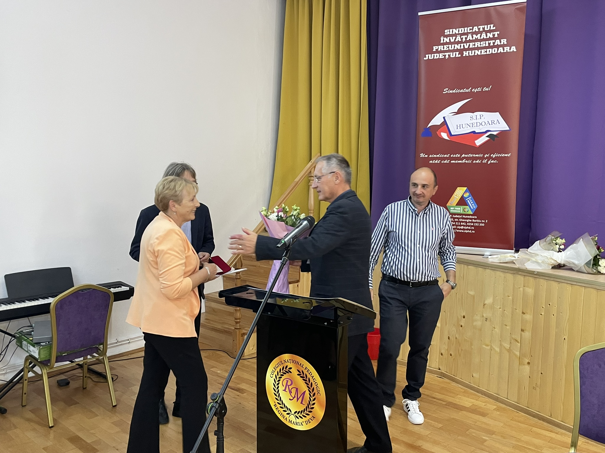 Extensia = image/jpeg, Dimensiunea = 853331 octeți