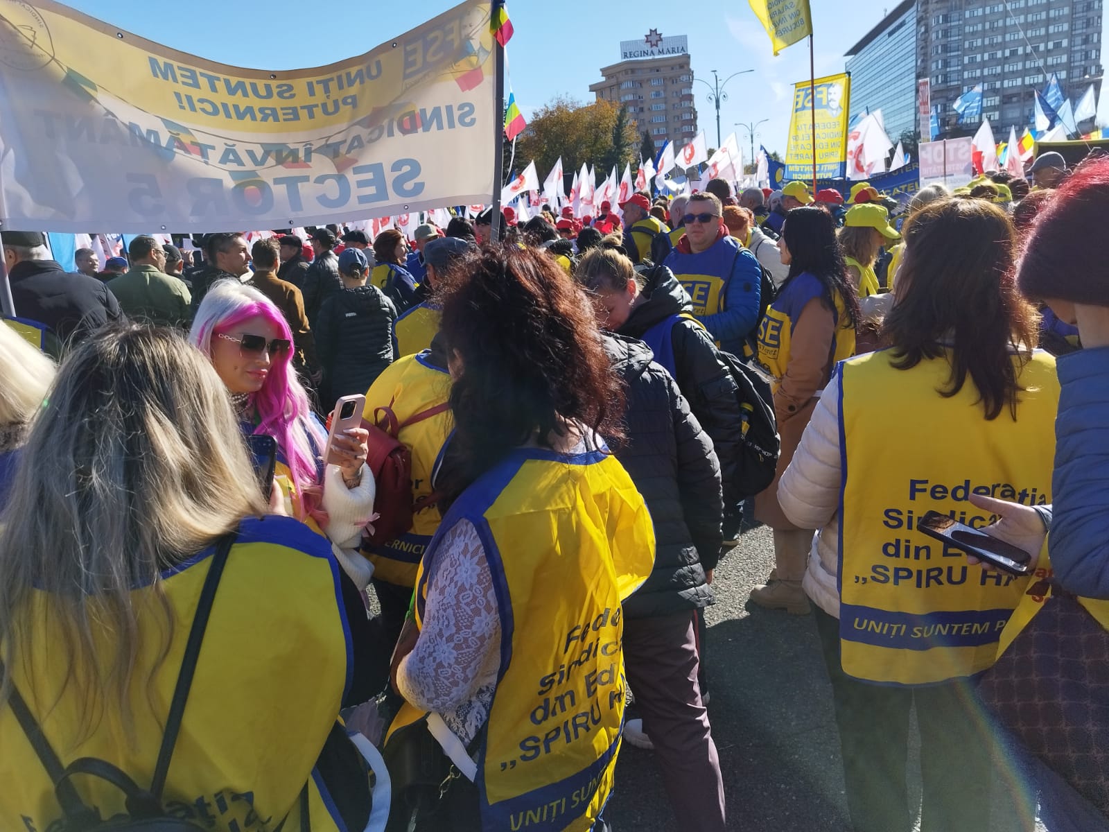 Extensia = image/jpeg, Dimensiunea = 267606 octeți